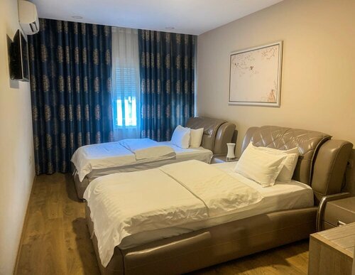 Гостиница Park Hotel Tirana в Тиране