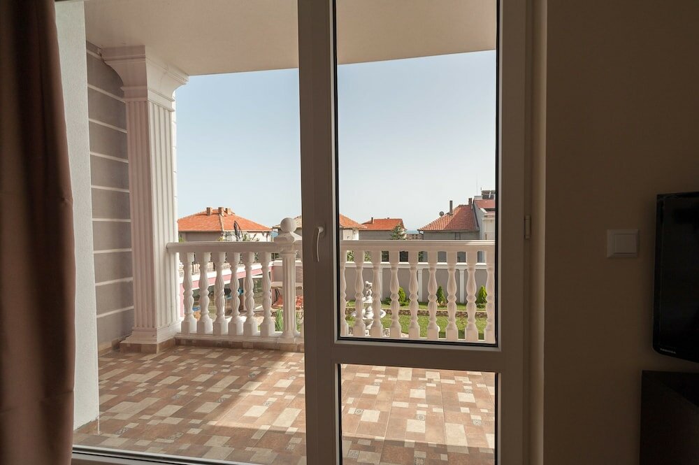 Фото Roel Residence Apartments