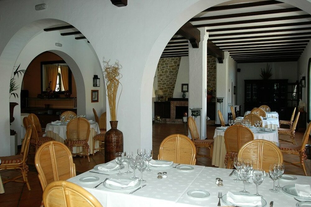 Фото Hotel Doña Lola Zahara