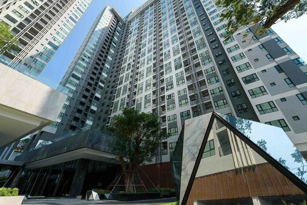 Фото The Base Central Pattaya Sea View