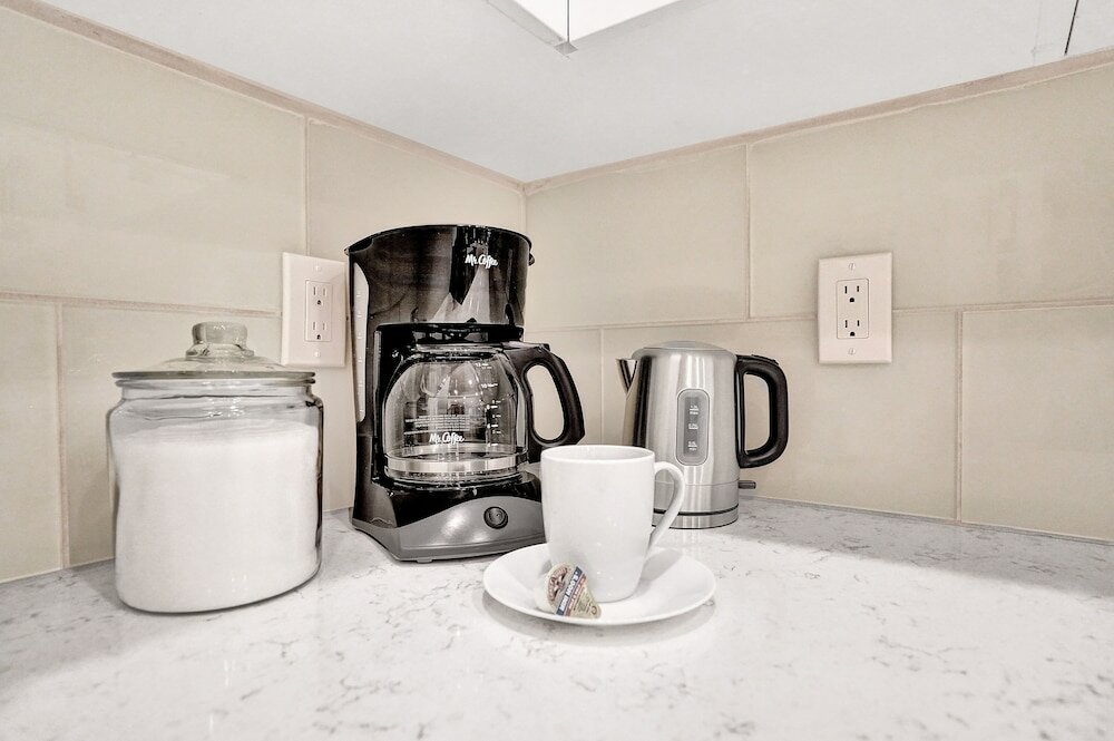 Фото Fabulous 4br home close to beach