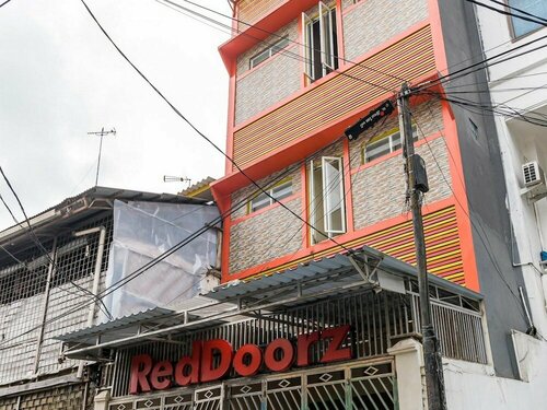 Гостиница RedDoorz Hostel near Ltc Glodok в Джакарте