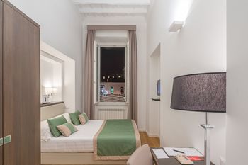 Фото Les Diamants Spanish Steps Suite