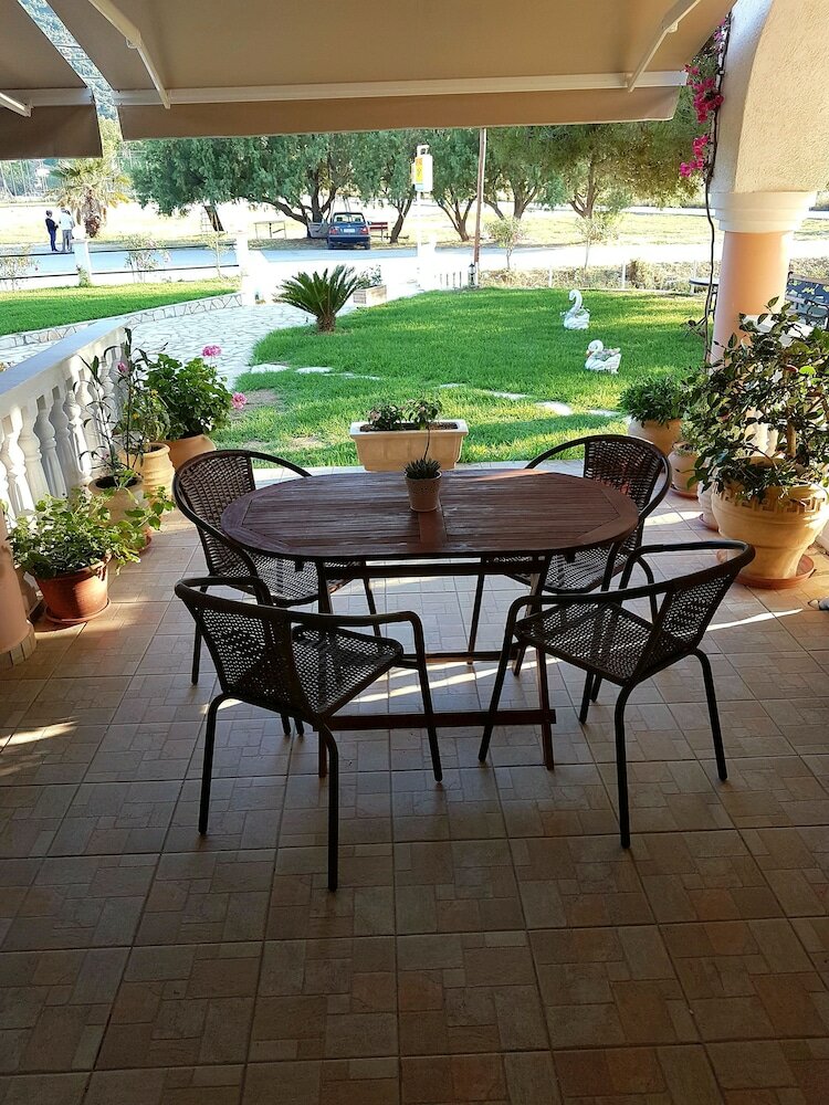 Фото Marathon Studios &Apartments