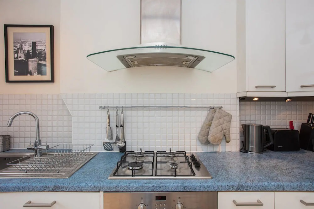 Фото Comfortable Central 1 Bedroom Flat