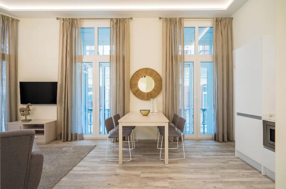 Фото Fresh Velazquez Apartments