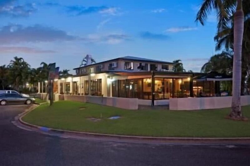 Гостиница Hinchinbrook Resorts