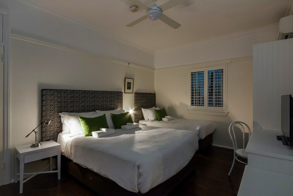 Фото Edward Lodge Bed & Breakfast