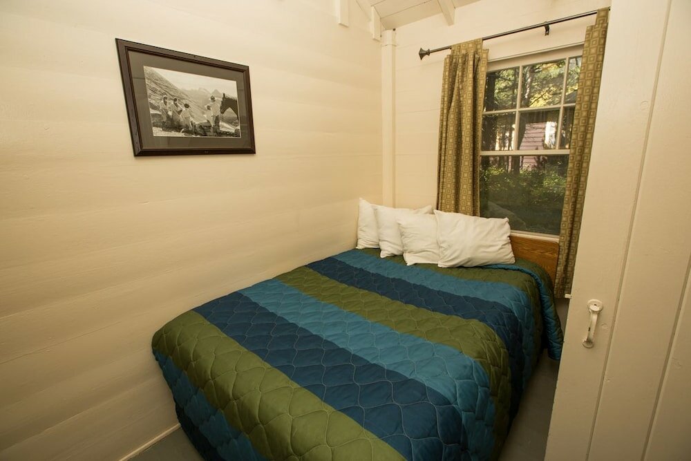 Фото Swiftcurrent Motor Inn and Cabins - Inside the Park