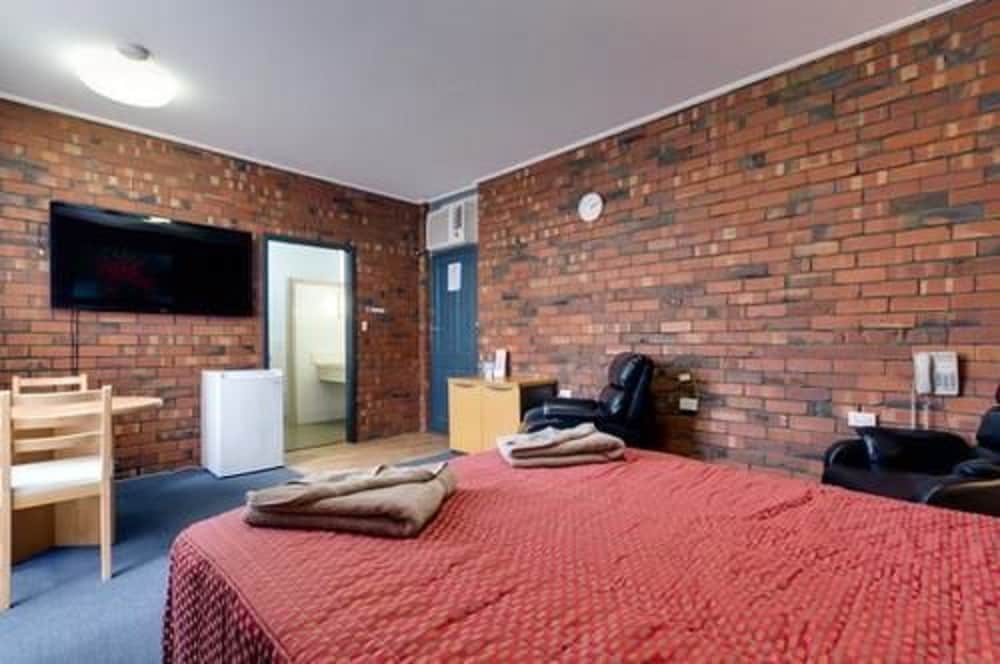 Фото Enfield Motor Inn