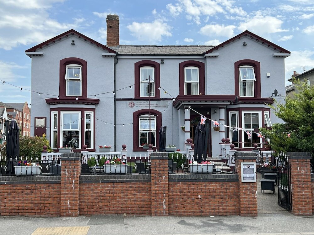 Фото отеля 2