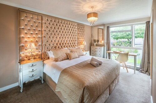 Гостиница Superior 2-bed Apartment in Windsor - Free Parking в Виндзоре