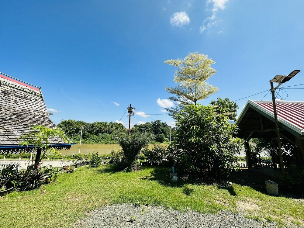 Фото Kingkham Riverside Hotel