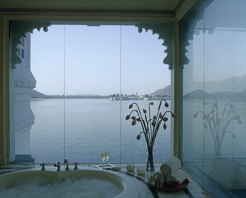Гостиница Taj Lake Palace в Удайпуре