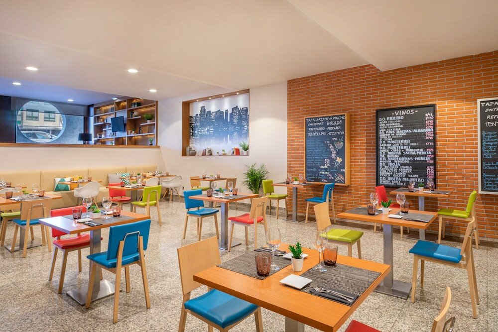 Фото Hotel Santiago Plaza Affiliated by Meliá