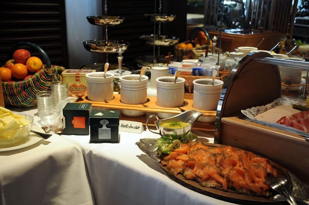 Фото Hotel Central