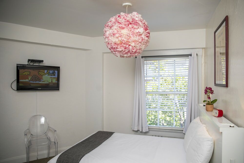 Фото Edwardian Hotel