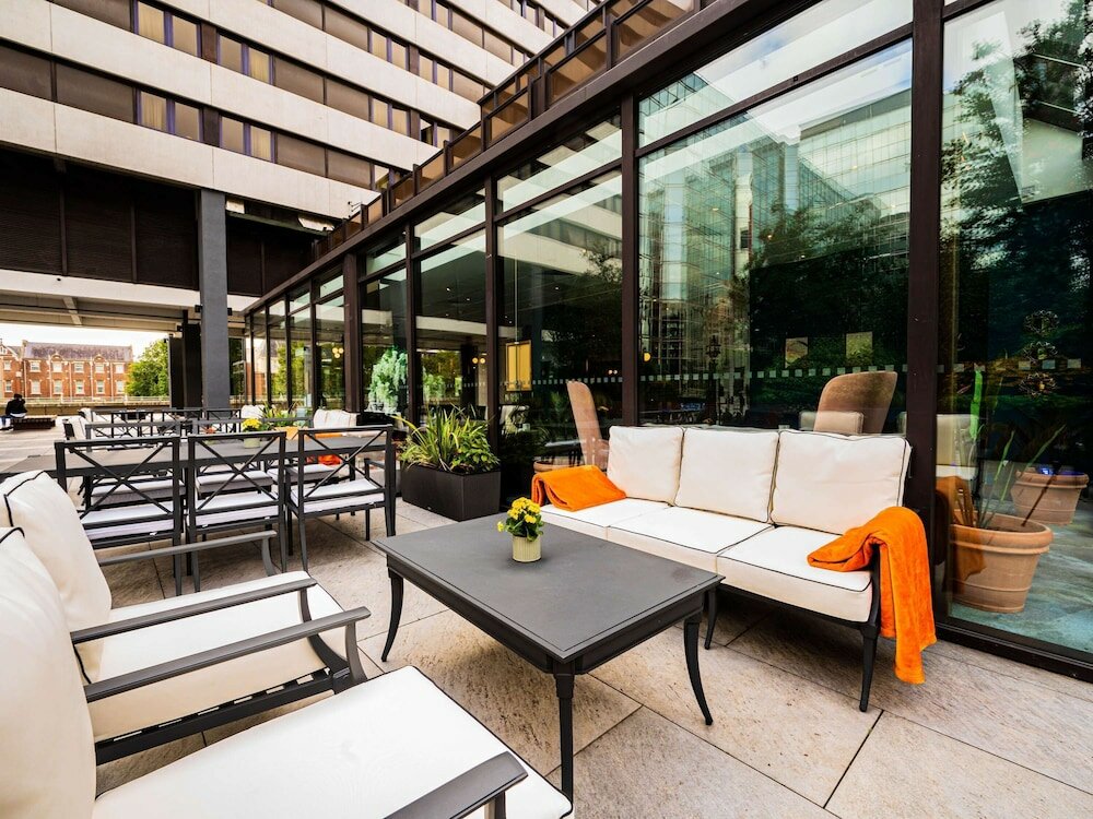 Фото Novotel London West