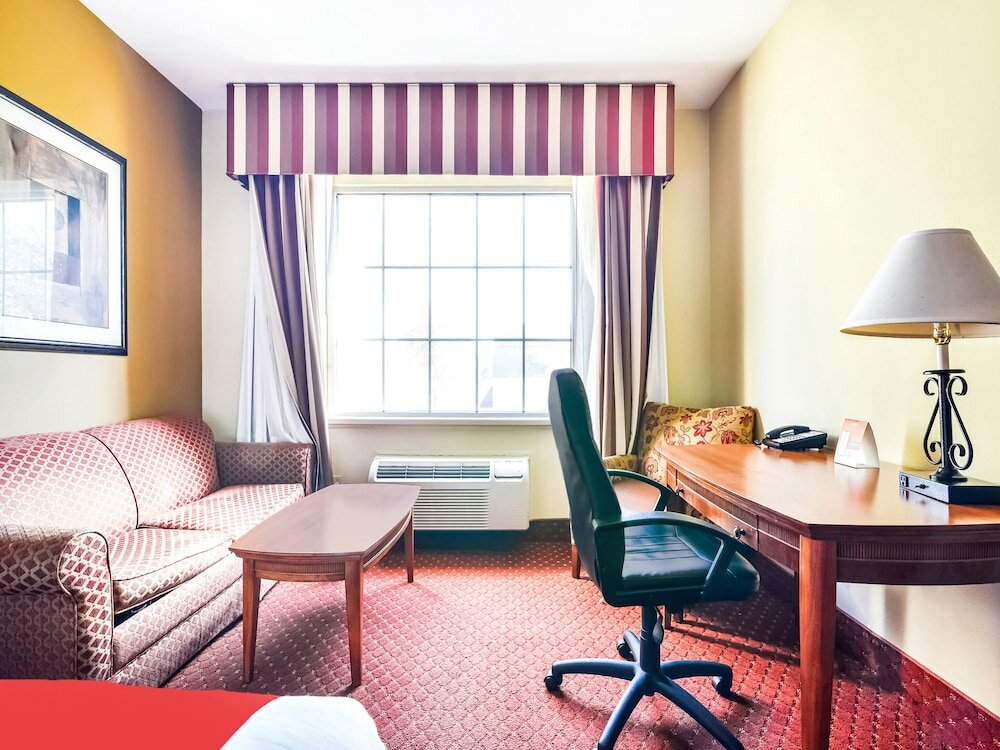 Фото Oyo Townhouse Oklahoma City Airport