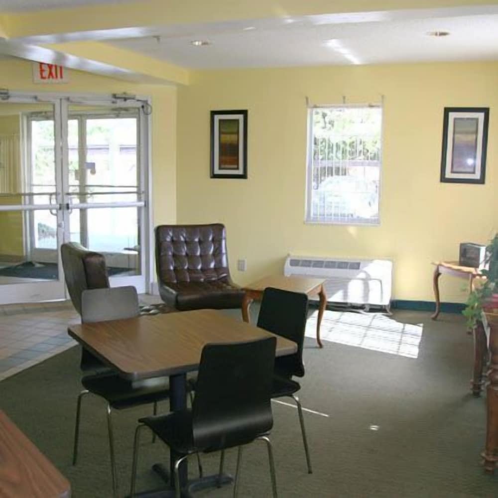 Фото Motel 6 Charlotte - University