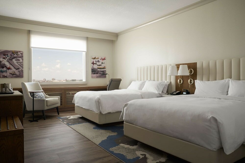 Фото DoubleTree by Hilton Hotel Dallas – Love Field