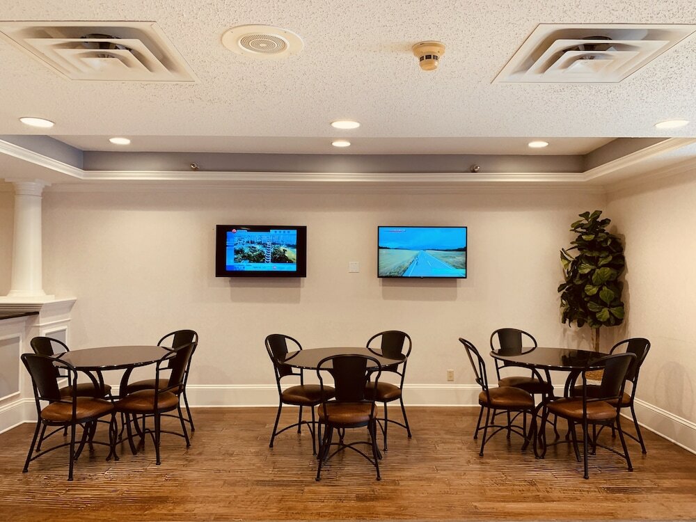 Фото SureStay Plus Hotel by Best Western Plano