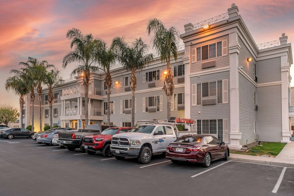 Фото Best Western Luxury Inn