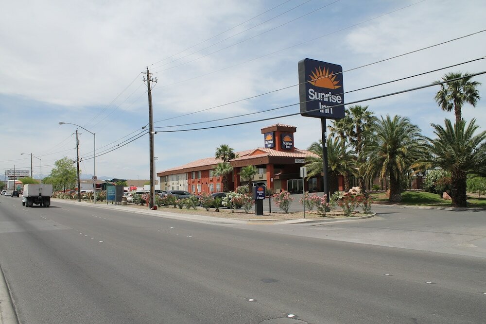 Фото Sunrise Inn Hotel