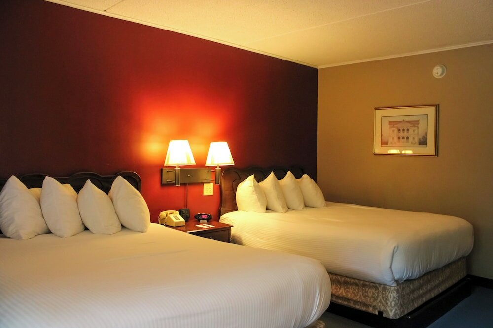 Фото Fireside Inn & Suites Gilford