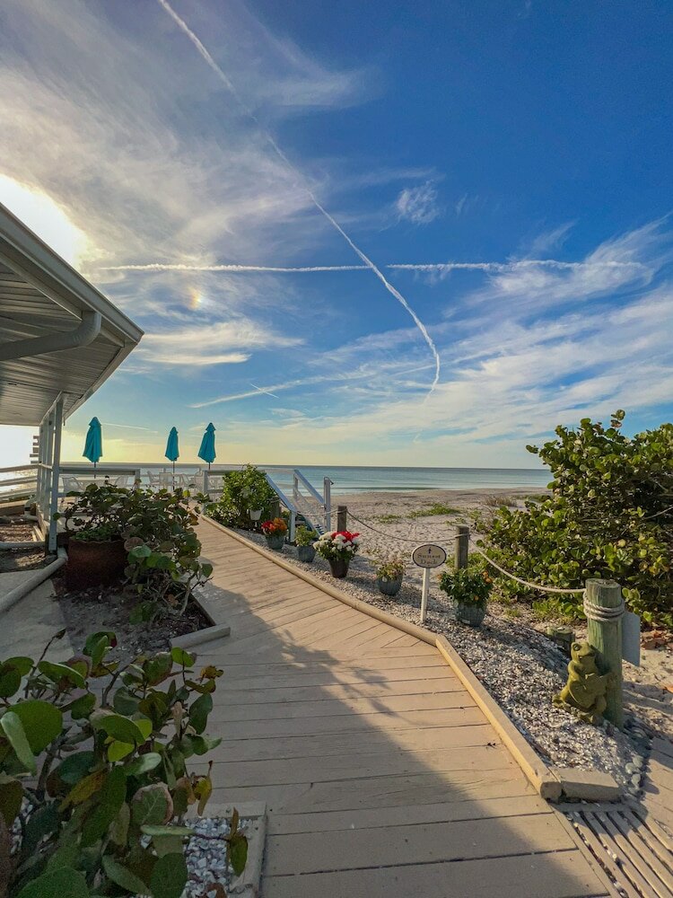 Фото Pearl Beach Inn