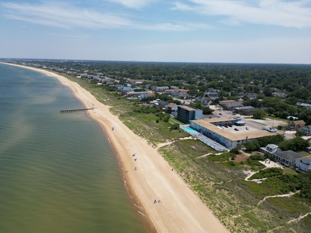 Фото Best Western Plus Holiday Sands Inn & Suites