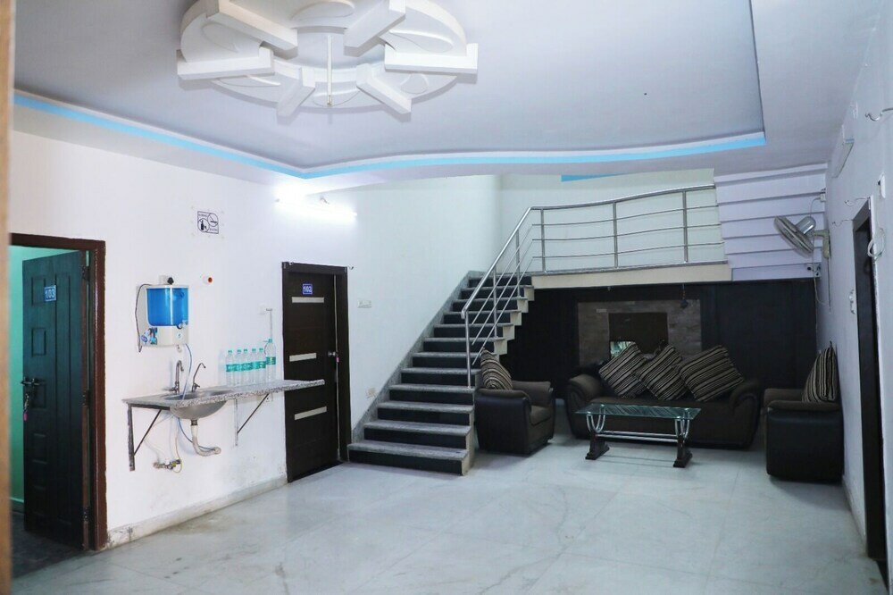 Фото IROOMZ Peaceful Stay Villa