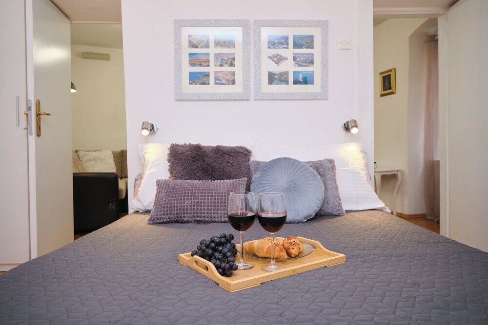 Фото Apartment Galeriana Palace