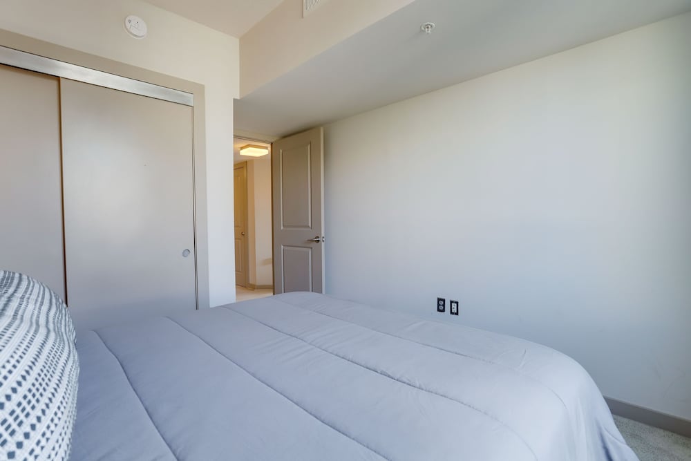 Фото Trendy n Exclusive Apto at Crystal City