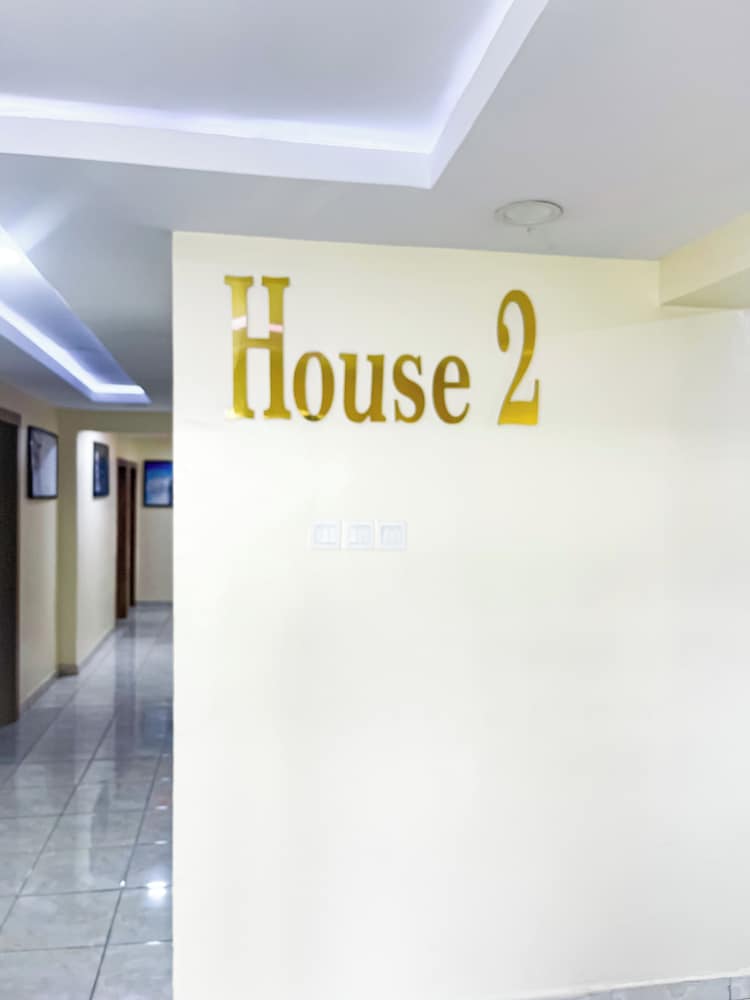 Фото House 2 Guest House