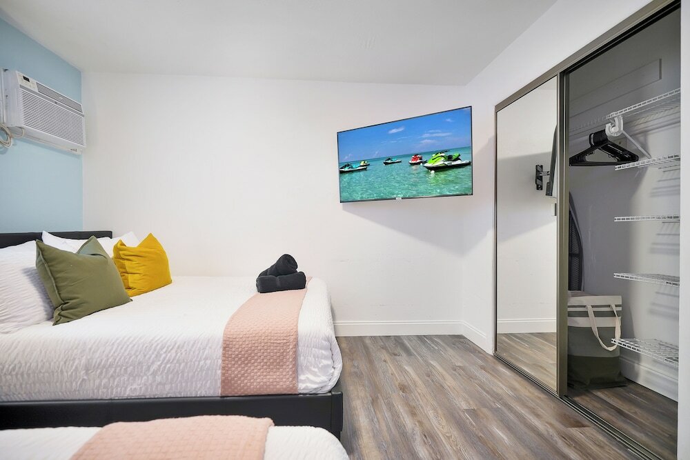 Фото Artful Oasis BBQ Patio Vibes Wynwood