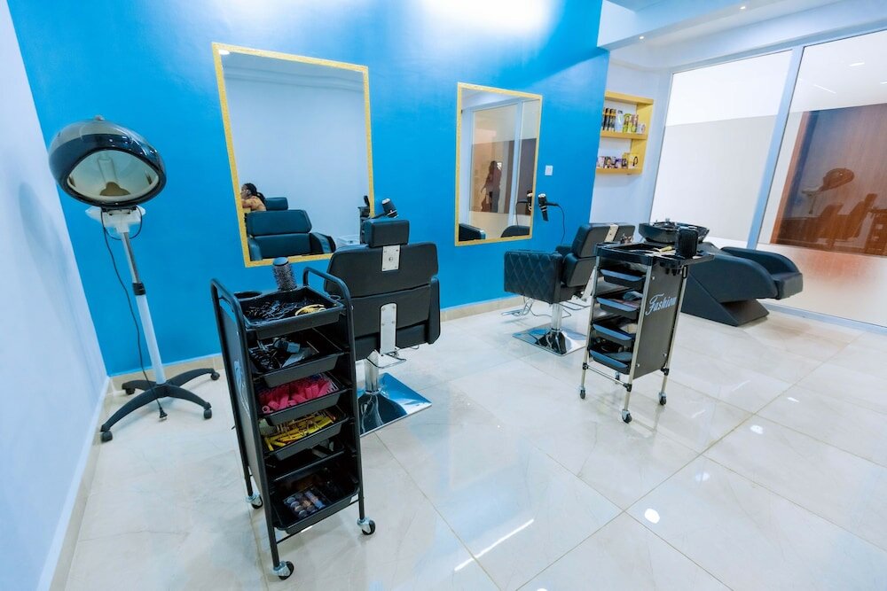 Фото The Hut Restaurant & Boutique hotel