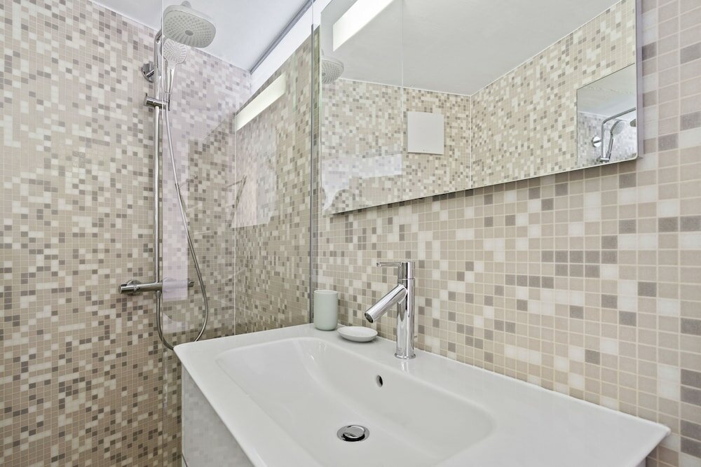 Фото Modern Apt Old Town w Panoramic View Id4