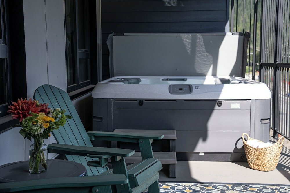 Фото Forever Young by Revelstoke Vacations