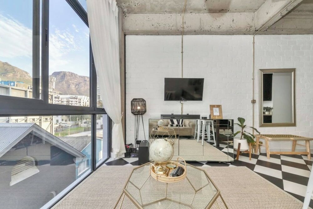 Фото Modern Industrial 1bd Apartment - Cape Town