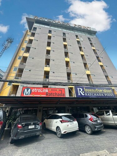 Metro Link Ratchada Hotel
