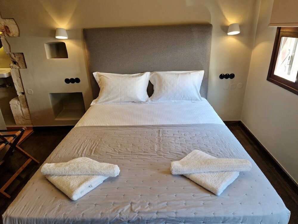 Фото Mosaic Venetian Harbour Suites