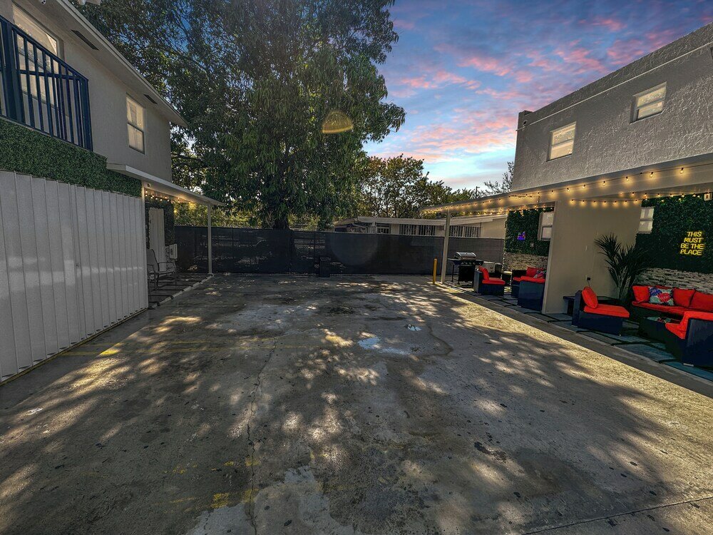 Фото 6 to 42 Guests 6 Kitchens Comfort Retreat Heart Wynwood