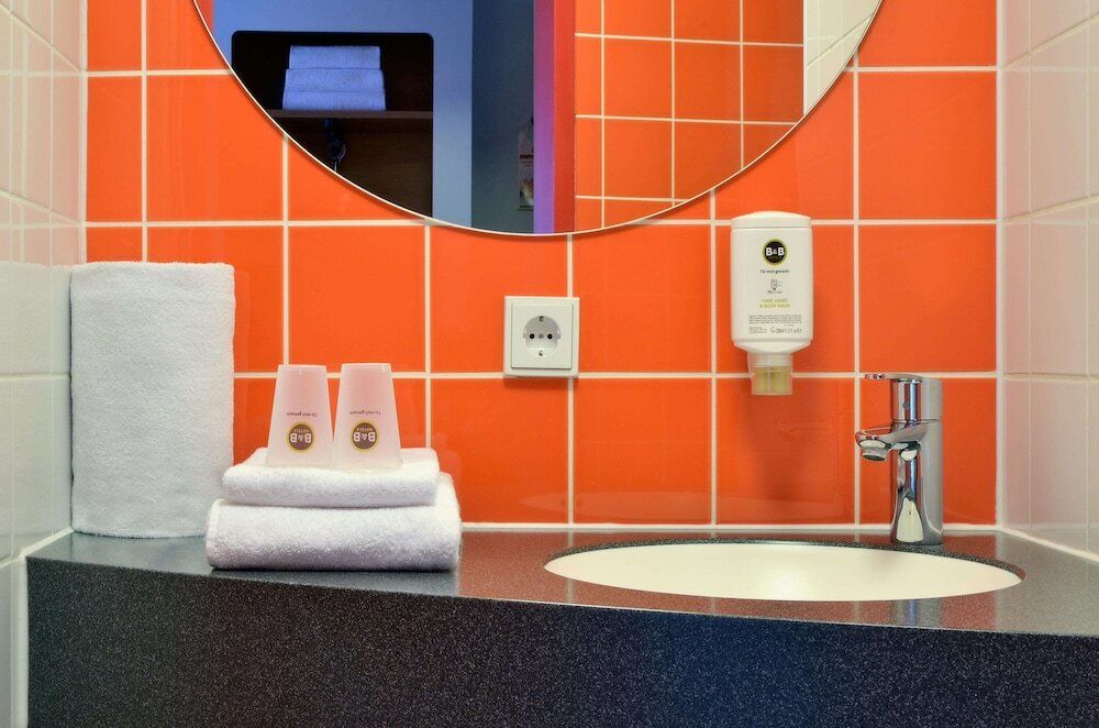Фото B&b Hotel Frankfurt-Niederrad