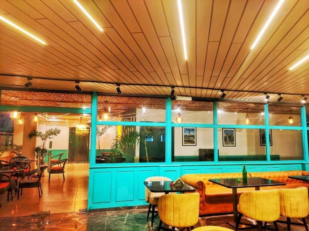 Фото Rnb Select Hotel Walk in Lucknow