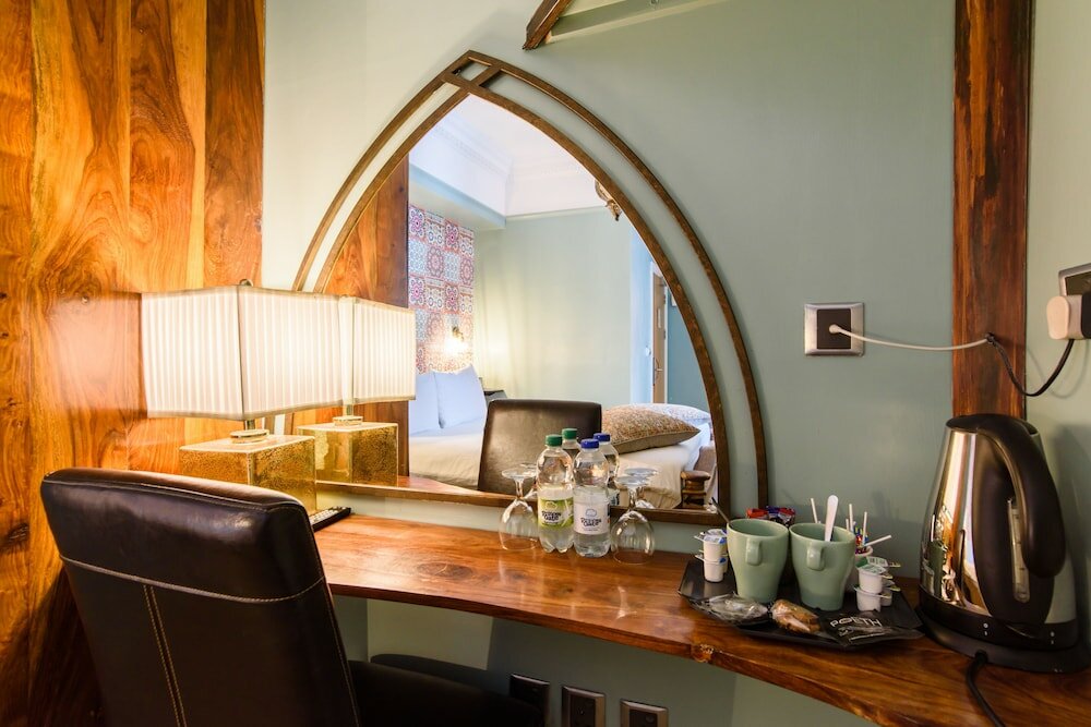 Фото Jolyon's Boutique Hotel