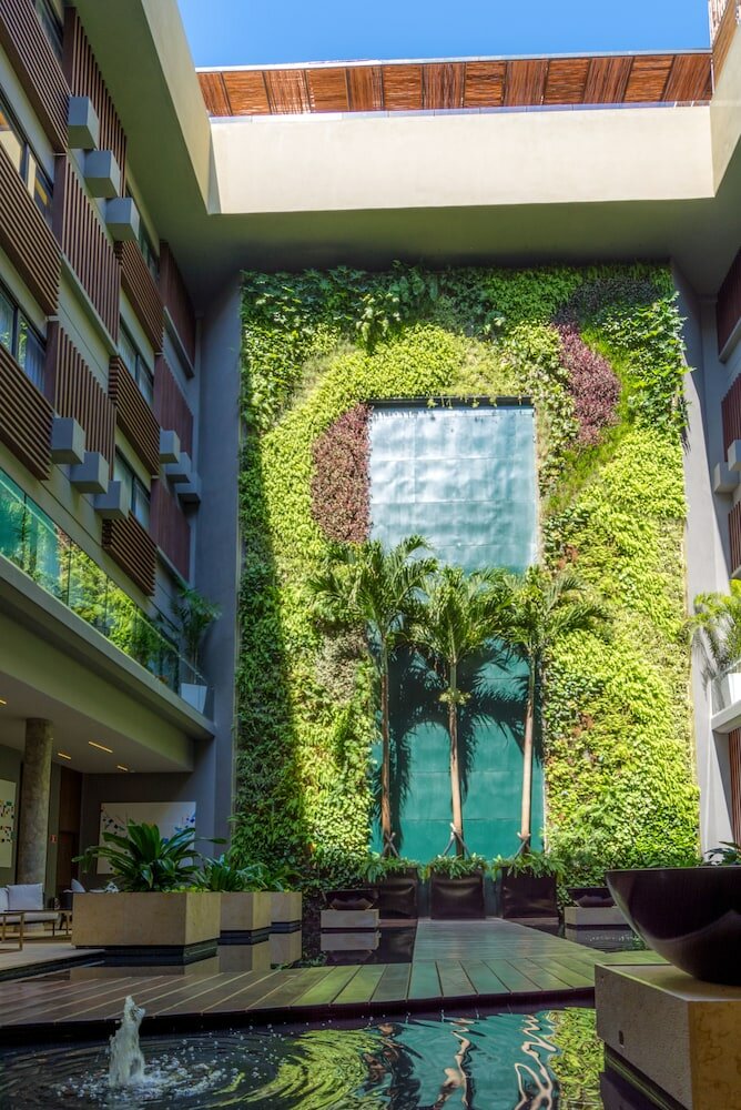 Фото Апартаменты The Fives Downtown Hotel & Residences, Curio Collection by Hilton