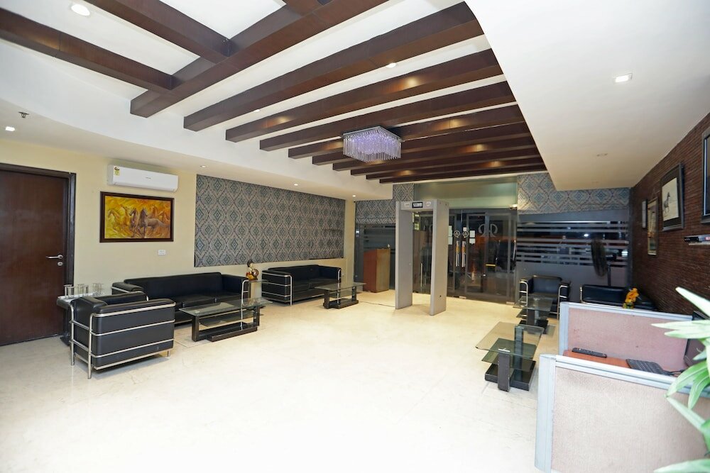 Фото Capital O 445 Impress Hotel
