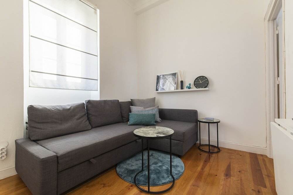 Фото Sunny & Quiet Lisbon Apartment