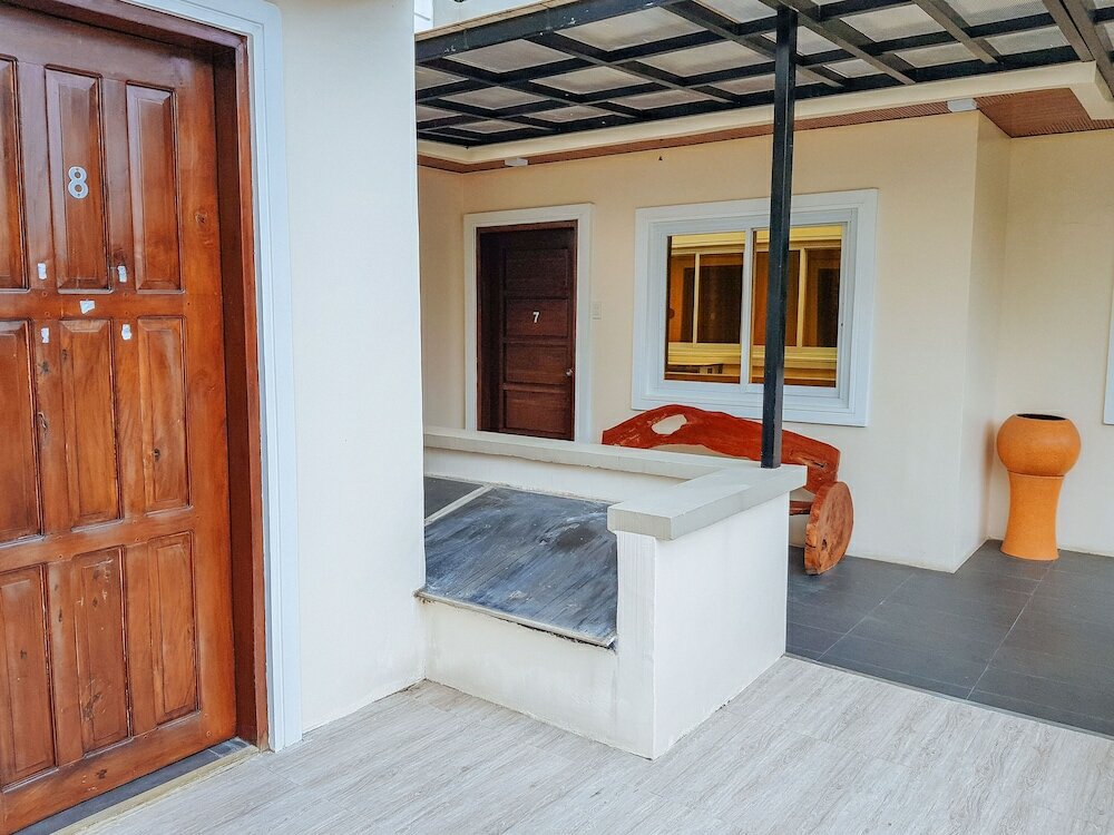 Фото RedDoorz @ Caimito Drive Dampas